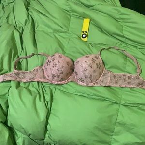 Victoria’s Secret fully lace cute 36C bra